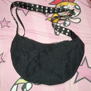 BAGGU Popper Strap Medium Nylon Crescent Bag